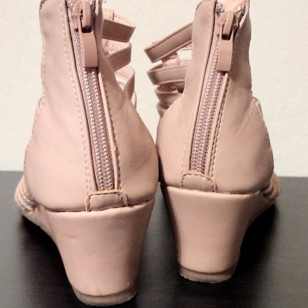 BELLADIA Strappy shoes Color Tan Size 7.5 - Picture 11 of 11